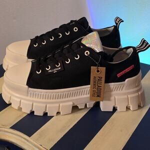 Palladium Low Tops Black and White Size 9